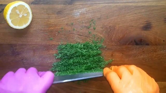 Салат из свежих , сырых кабачков. Не ожиданно вкусно!!!Fresh, raw zucchini salad. смотреть онлайн