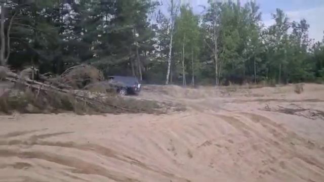 Mitsubishi Pajero 3 po piasku смотреть онлайн