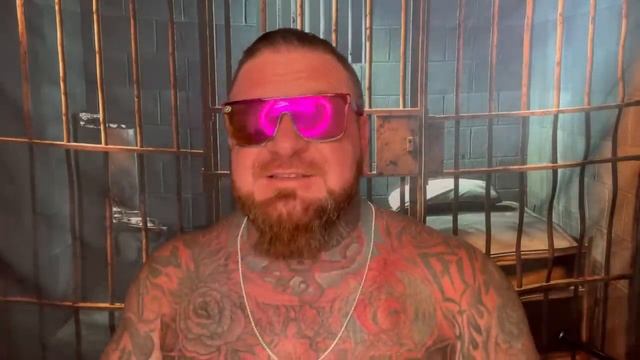 THE CHOMOS STARTED A GANG IN PRISON смотреть онлайн