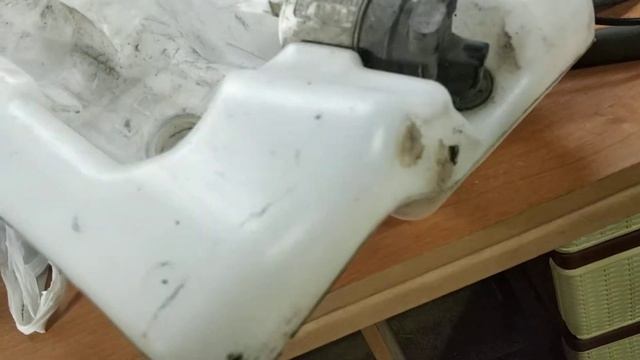 Как заделать отверстие в бачке омывателя смотреть онлайн