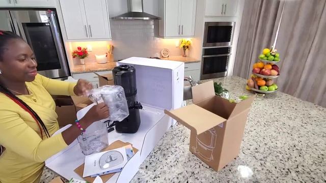 New J2 Nama Vitality 5800 Juicer (slow Masticating Juicer) Unboxing+Storytime смотреть онлайн