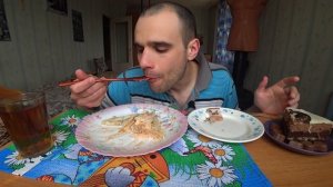 МУКБАНГ АСМР МАКАРОНЫ / МЯСО - СВИНАЯ ГРУДИНКА / СОУС / НА ДЕСЕРТ - ТОРТ / и КОНФЕТЫ / EATING #544