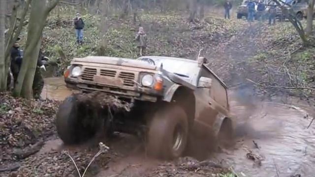 Nissan Safari "Горыныч" и ступенька.avi смотреть онлайн