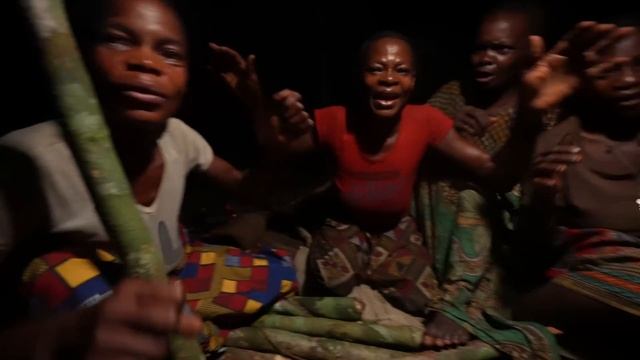 LOST in CONGO and hunting VENOMOUS SNAKES with THE PYGMIES смотреть онлайн