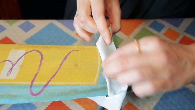 Как перешить старую мужскую футболку в новую женскую ✂ Мастер-класс смотреть онлайн