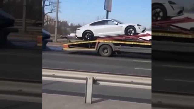 Новый электрокар Порше замечен в Киеве смотреть онлайн