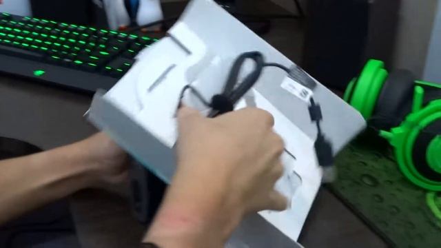 Распаковка веб-камеры Logitech-c270 720p