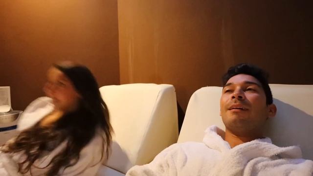 VIVO 24 ORE CON DOMINICK BAMBINA CATTIVA NELLA SPA DI UN HOTEL DI LUSSO CON LA PISCINA CALDA FREDDA смотреть онлайн