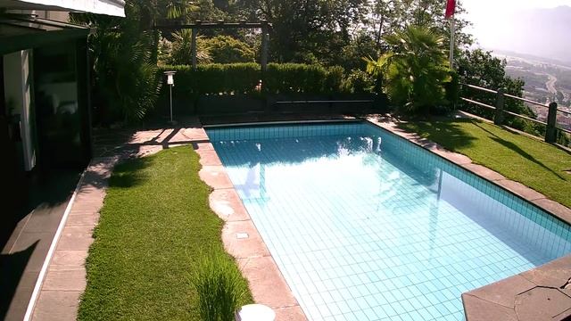 Surveon 5 Megapixel Outdoor Daytime Surveillance смотреть онлайн