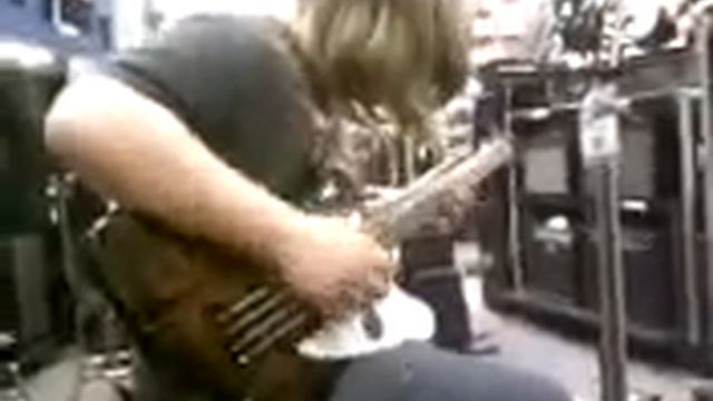 Me Messing with a Gibson Thunderbird Bass смотреть онлайн