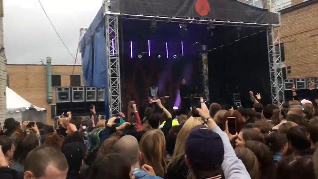 Пошлая молли - нон стоп (рефлекс ремикс) (live at Фестиваль Боль, Moscow/Москва, 8.07.2017) смотреть онлайн