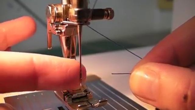 Threading Bernina 1008 смотреть онлайн
