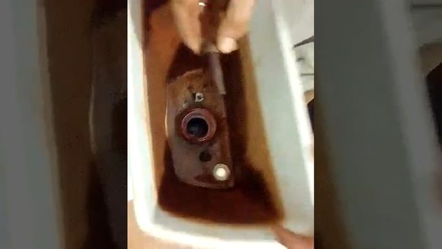 Как снять бачок унитаза при ржавых болтах. смотреть онлайн