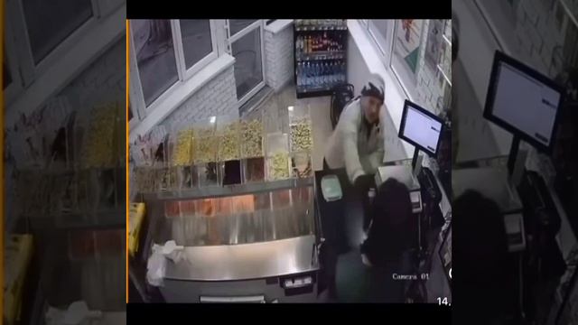 Иди сюда! Мужик зашёл купить пивчанского