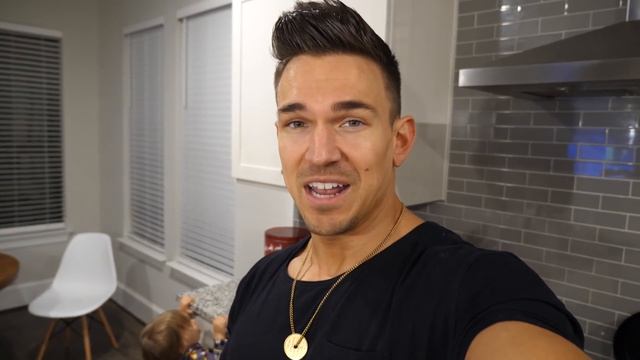 THE PATIENCE GAME | SHOULDER WORKOUT | VLOGMAS DAY 4 смотреть онлайн