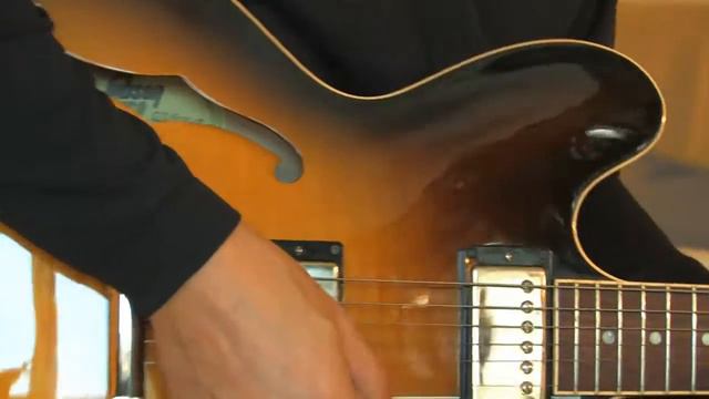 2000 Gibson ES-335 Dot RI Part1 смотреть онлайн