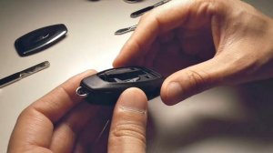 D009. Замена батарейки в ключе Форд Фокус 3