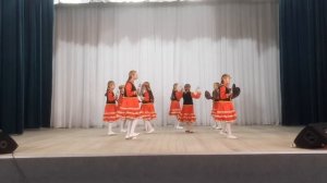 Башкирский танец "С подносами" (младшая группа). ДШИ им. Г. Сулейманова Темясовский филиал