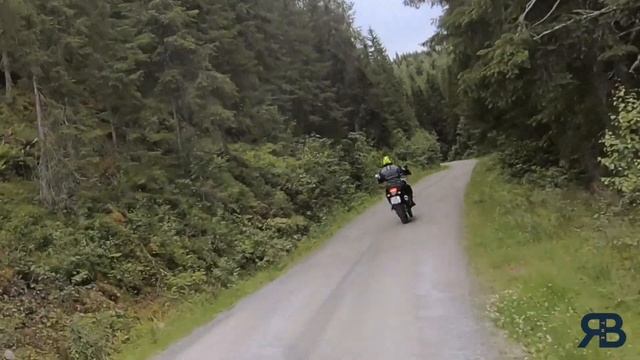 Gravel play date: 3x Tenere 700s, 8x paragliders, 16x sheep смотреть онлайн