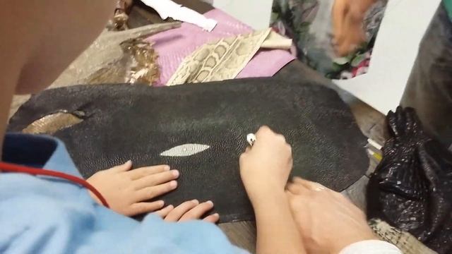 Кожа, изделия из кожи / Leather, leather products смотреть онлайн