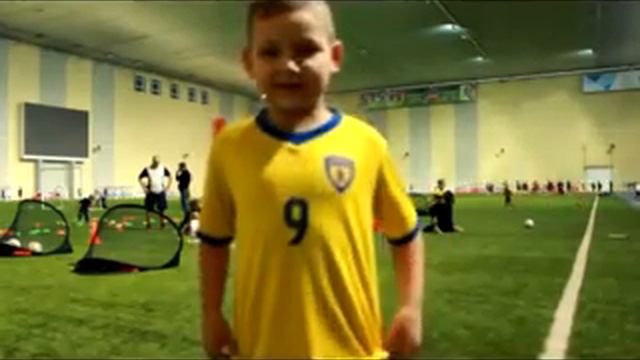 Футбольная Школа "Юниор" поздравляет всех пап с Днем Защитника Отечества смотреть онлайн
