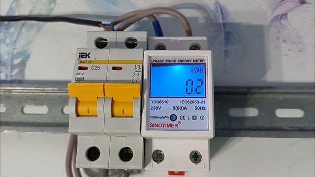 Миниатюрный электросчетчик на DIN рейку из Китая. Счетчик электроэнергии с Алиэкспресс.