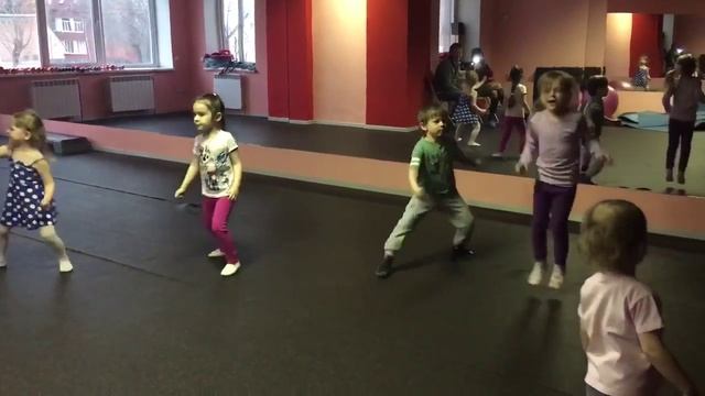Танцы для детей от 2-5 лет смотреть онлайн
