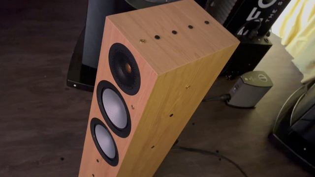 Monitor Audio Silver 200 7G + Sonos AMP - Short Demo смотреть онлайн