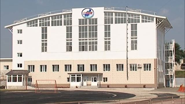 Где и сколько стоит поиграть в теннис смотреть онлайн