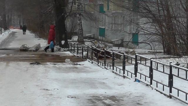 17.12.2015 Прорыв канализации на ул Сыртлановой, 5 03429 смотреть онлайн