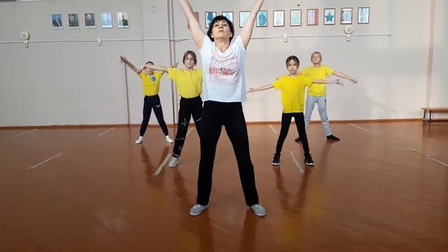 Онлайн мастер класс Бодрое утро педагог дополнительного образования МБУ ДО Обливского ДДТ Костюк смотреть онлайн