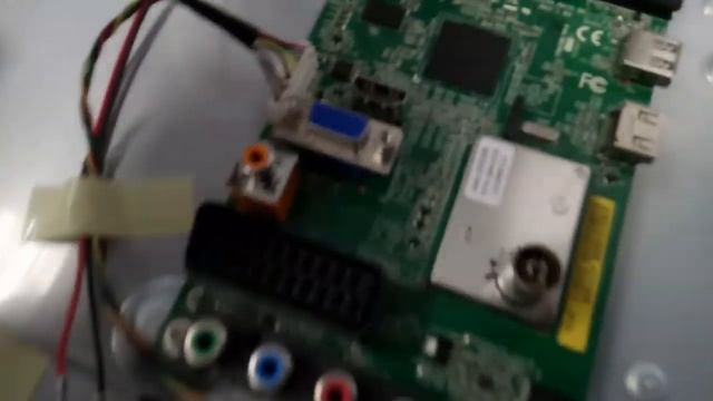 Починил тещин ТВ ) - Sharp LC-32LE244RU - висит на дежурке, не включается смотреть онлайн