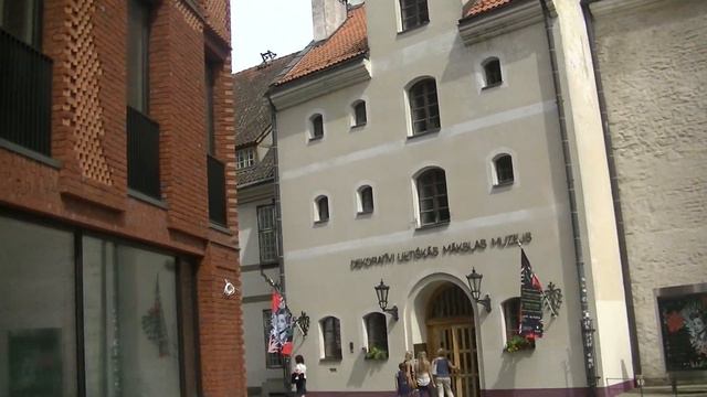 девушки у церкви Петра в Риге 14 7 2016 смотреть онлайн