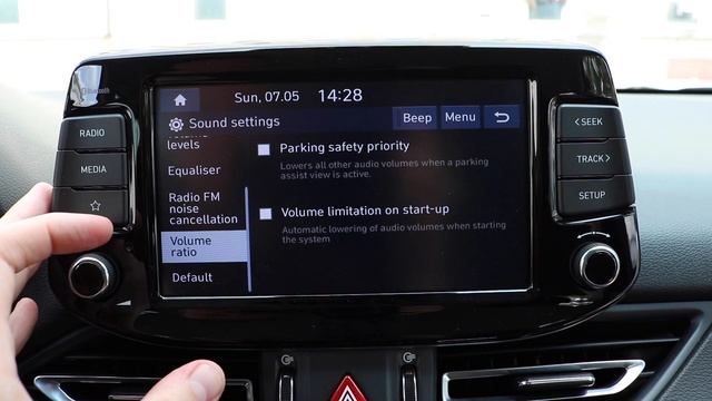 Hyundai i30 - Radio System Walkthrough смотреть онлайн