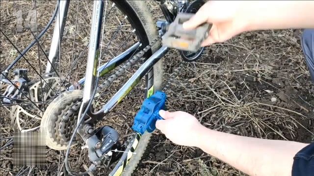 Приспособление для чистки велосипедной цепи Обзор полезных велоинструментов с алиэкспресс смотреть онлайн