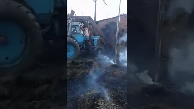 Пожарные спасли от огня частный дом в Курском районе Ставрополья смотреть онлайн