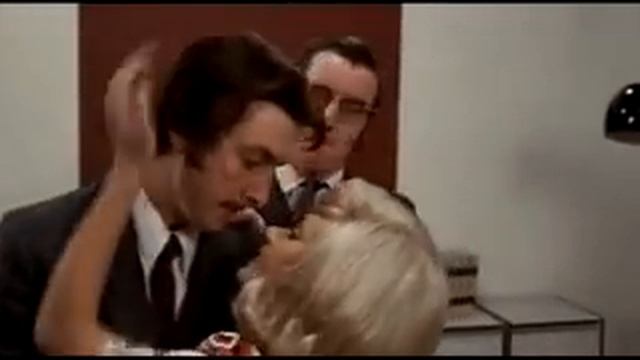 Monty Python "Marriage Guidance Counsellor" смотреть онлайн