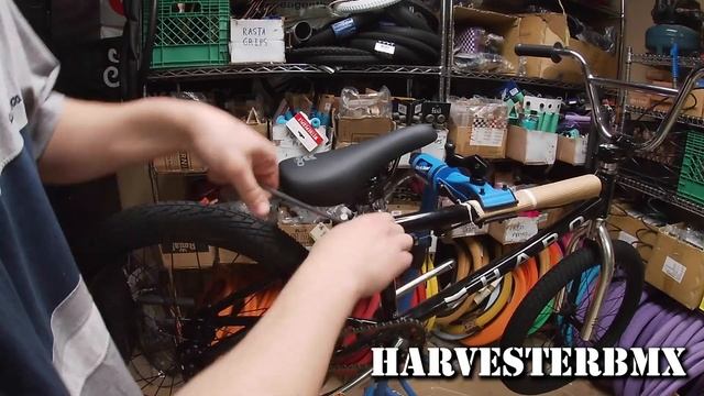 2021 Haro Shredder Pro 20" BMX Unboxing @ Harvester Bikes смотреть онлайн