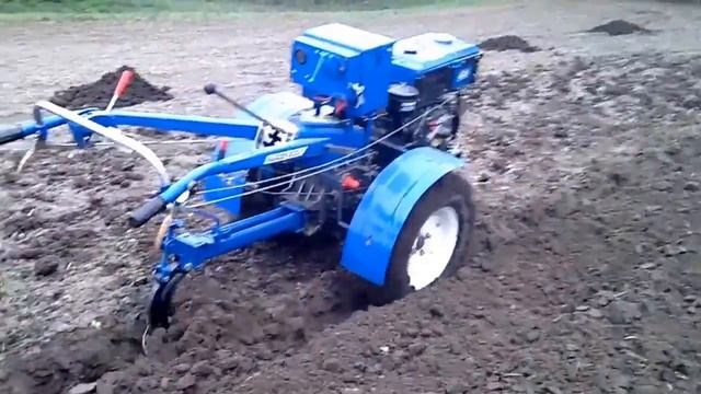 Мотоблок Скаут GS 81 DE с электростартером + почвофреза, плуг смотреть онлайн