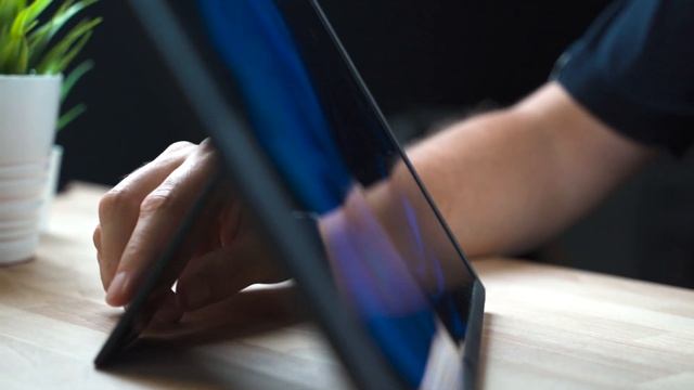 Unfold the incredible - ASUS Zenbook 17 Fold OLED Laptop Tutorial Video смотреть онлайн