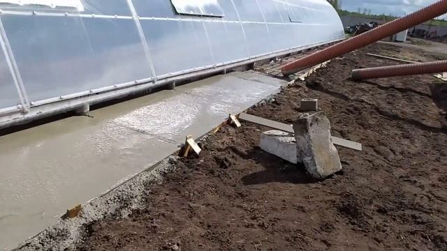 Заливка отмостки бетоном, что из этого вышло смотреть онлайн