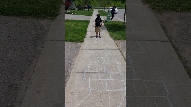 Play Day Games- Hopscotch смотреть онлайн