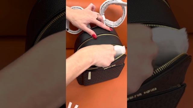 Распаковка рюкзака MICHAEL KORS Adina Medium Logo Backpack (black) смотреть онлайн