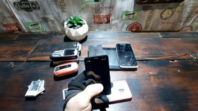 МОБИЛЬНЫЕ ТЕЛЕФОНЫ ИЗ МЕТАЛЛОПРИЁМКИ смотреть онлайн