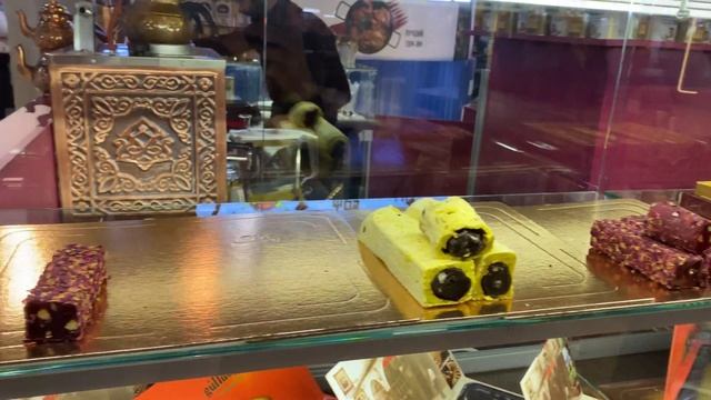 Сходил в Мариинский театр на оперу «Лакме». Побывал в Смольном соборе. Морские ежи. Влог. смотреть онлайн