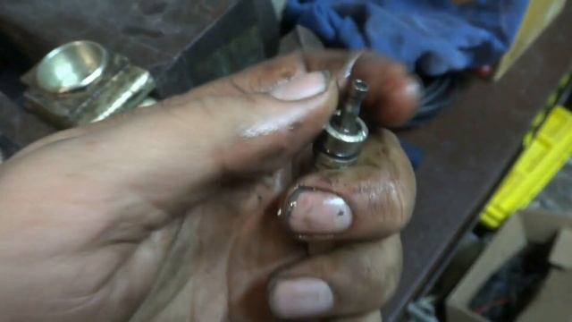 Уходит тормозная жидкость на Пассате Б 3. Вариант 1. Ремонт колдуна на Пассате Б 3. Тормоза. смотреть онлайн