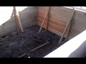 Уложили пленку в опалубку