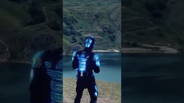 Хищник Света вырубает с вертухи ворону смотреть онлайн