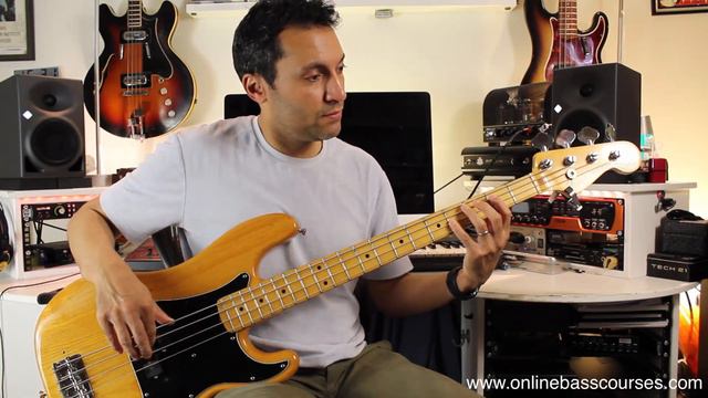 How To Play Money (Pink Floyd): BEGINNER BASS LESSON смотреть онлайн