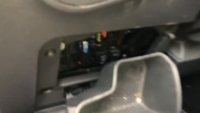 The fuse box location on a 2020 Audi Q3 смотреть онлайн